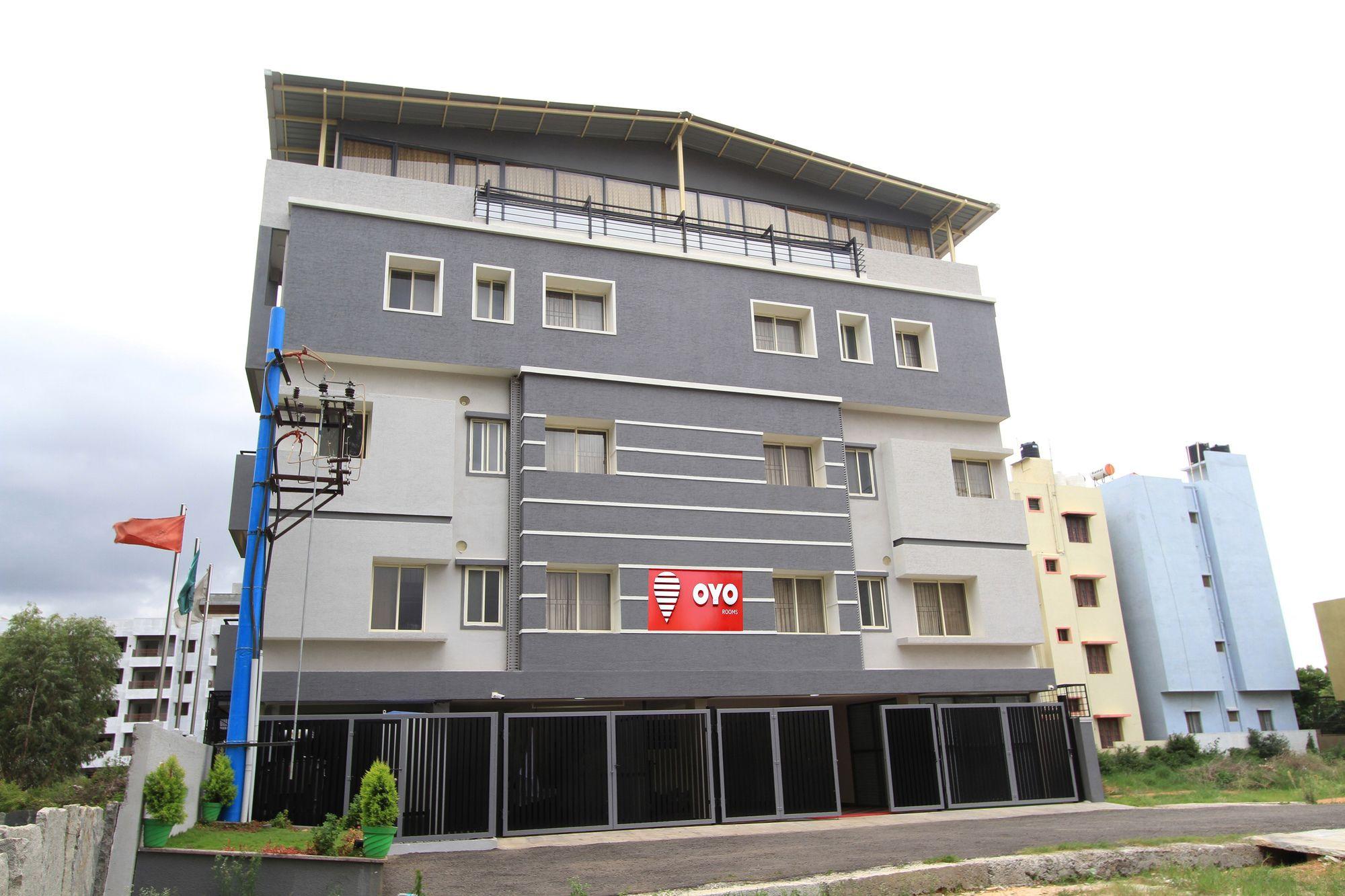 Oyo 4797 Lulu Hospitality Hotel Yelahanka Eksteriør billede