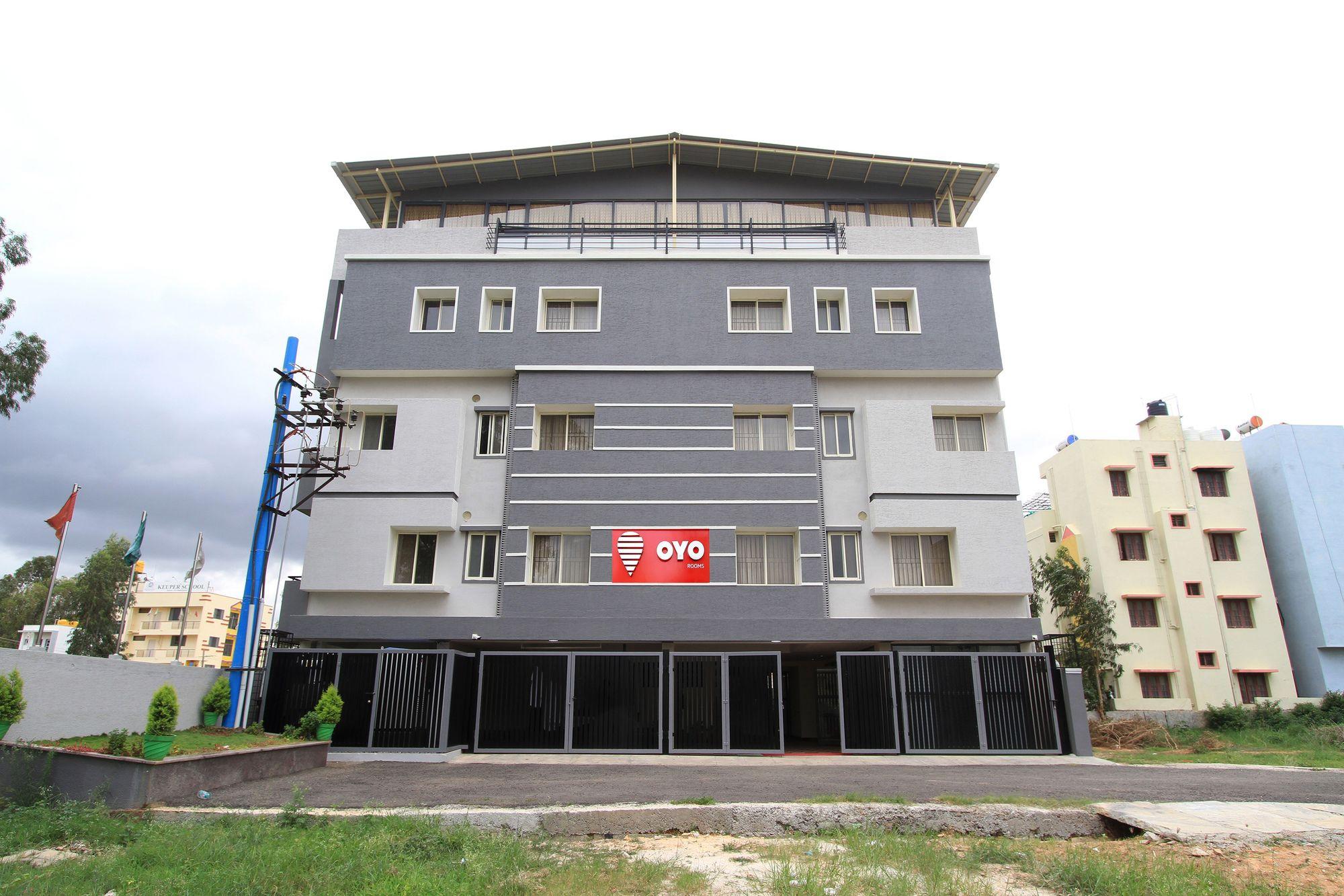 Oyo 4797 Lulu Hospitality Hotel Yelahanka Eksteriør billede