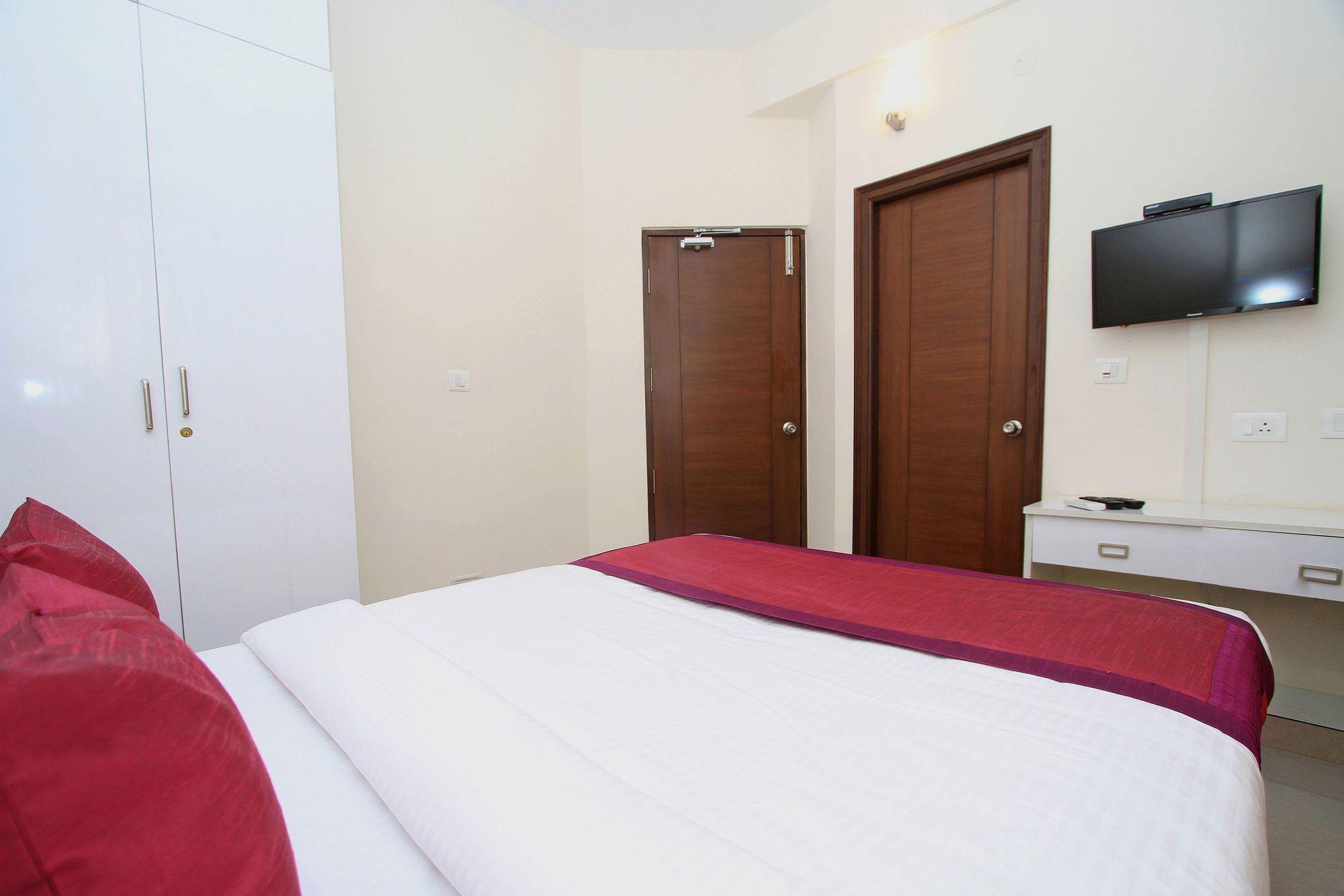 Oyo 4797 Lulu Hospitality Hotel Yelahanka Eksteriør billede