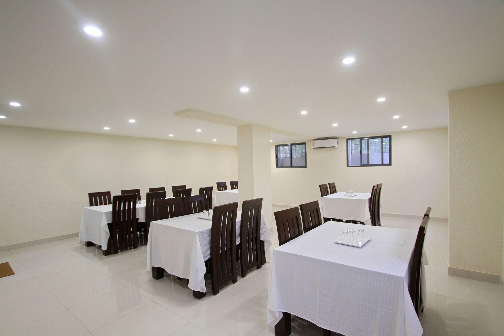 Oyo 4797 Lulu Hospitality Hotel Yelahanka Eksteriør billede