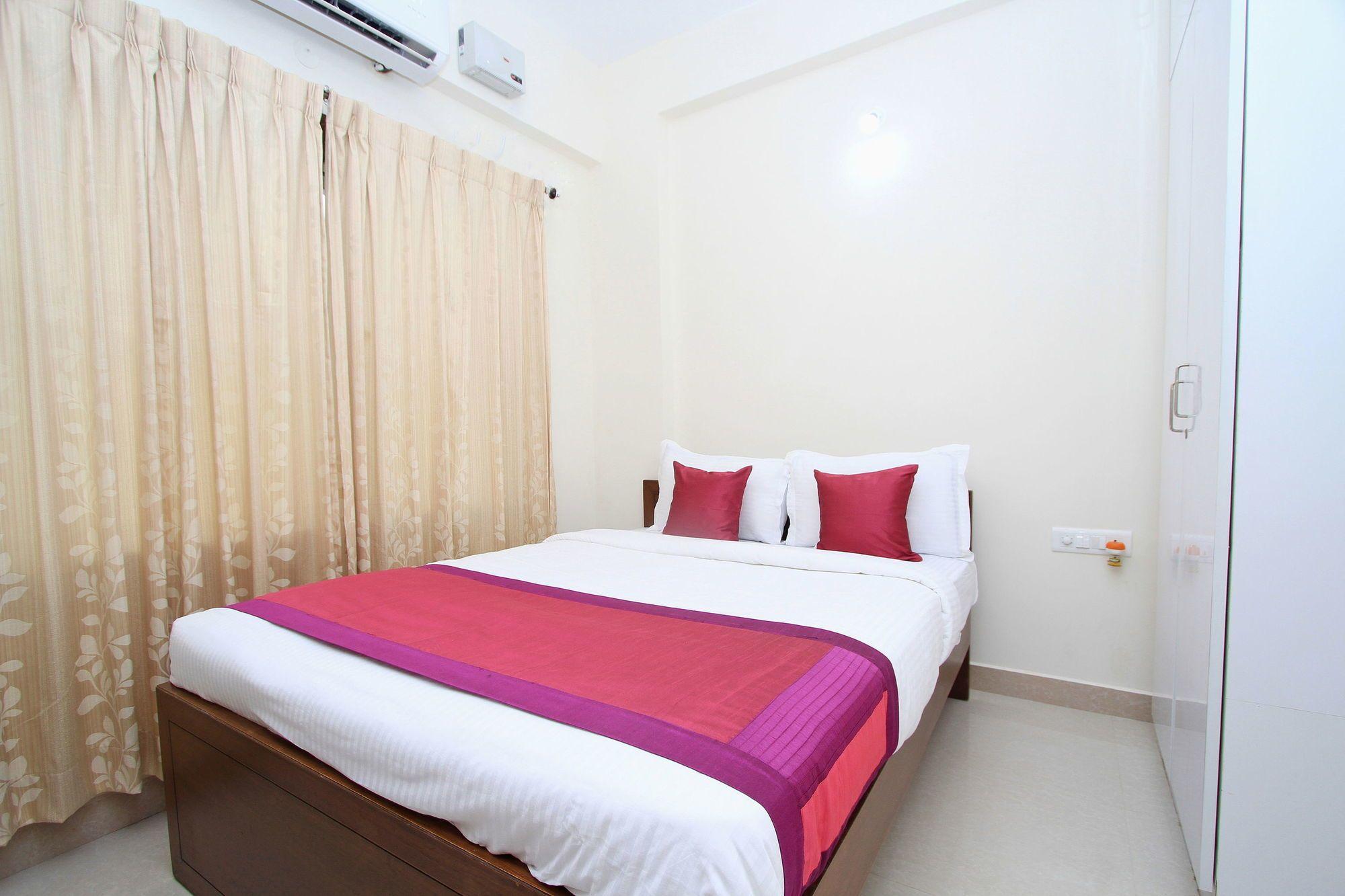 Oyo 4797 Lulu Hospitality Hotel Yelahanka Eksteriør billede