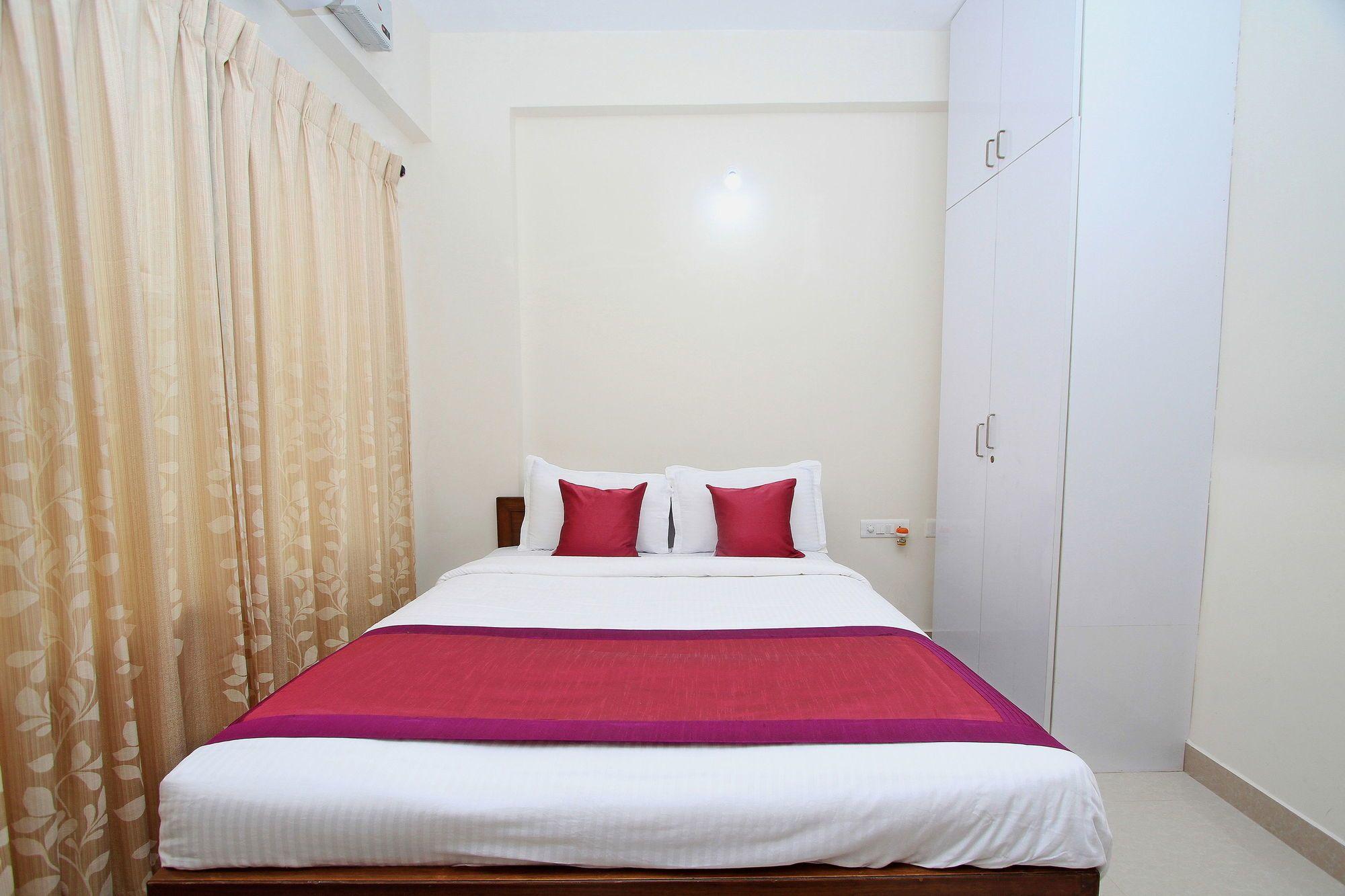 Oyo 4797 Lulu Hospitality Hotel Yelahanka Eksteriør billede