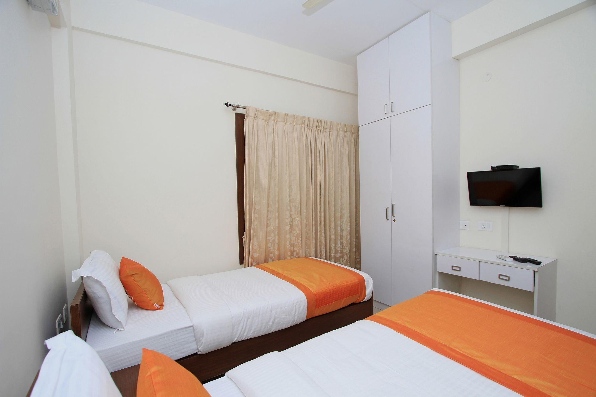Oyo 4797 Lulu Hospitality Hotel Yelahanka Eksteriør billede